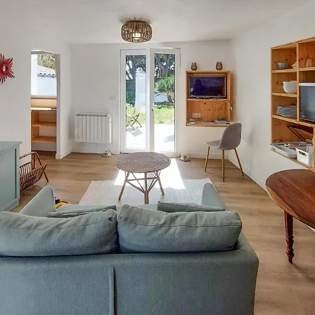 1 Bedroom Cozy In * L'Epine (Vendee)