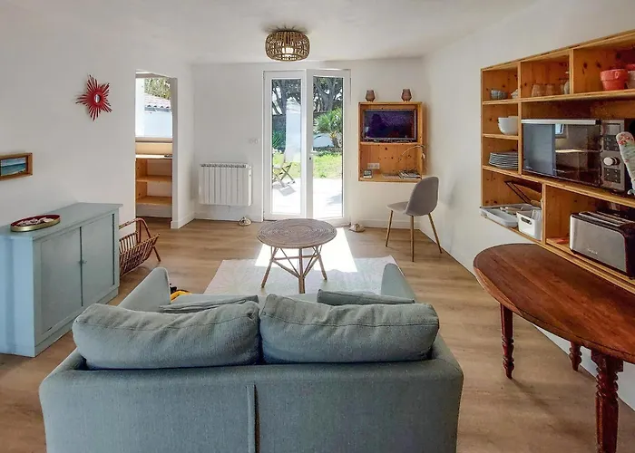 1 Bedroom Cozy In * L'Epine (Vendee)